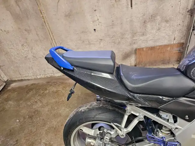 2003 Suzuki sv1000 Motorcycle Project or Parts Bike in Motorcycle Parts & Accessories in Winnipeg - Image 5