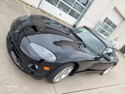 2000 Dodge Viper RT-10 We are offering a Super Low mileage 2000 Dodge Viper RT-10 in a great colour...