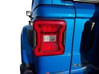 This 2025 JEEP WRANGLER 4-DOOR SAHARA has the following options Cloth Low-Back Bucket Seats, Remote... (image 4)