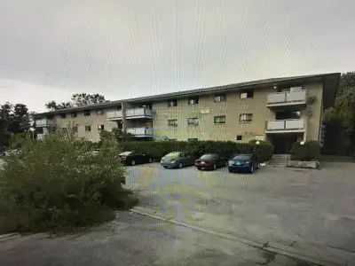 Quiet elderly tenant building - 2 bedroom inclusive
