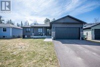 40 TERRANCE DRIVE Petawawa, Ontario