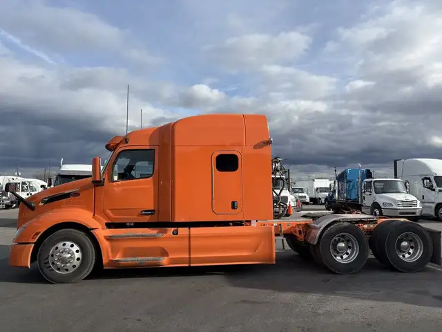2023 Peterbilt 579 in Heavy Trucks in Hamilton - Image 3