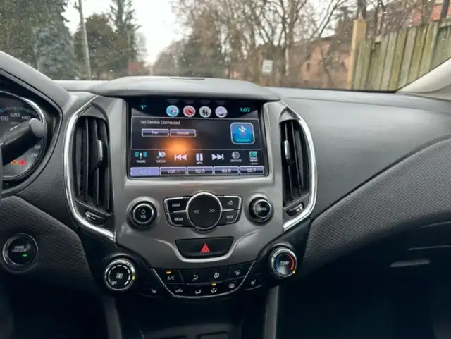2018 Chevrolet Cruze 4dr Sdn 1.4L LT w/1SD in Cars & Trucks in City of Toronto - Image 21