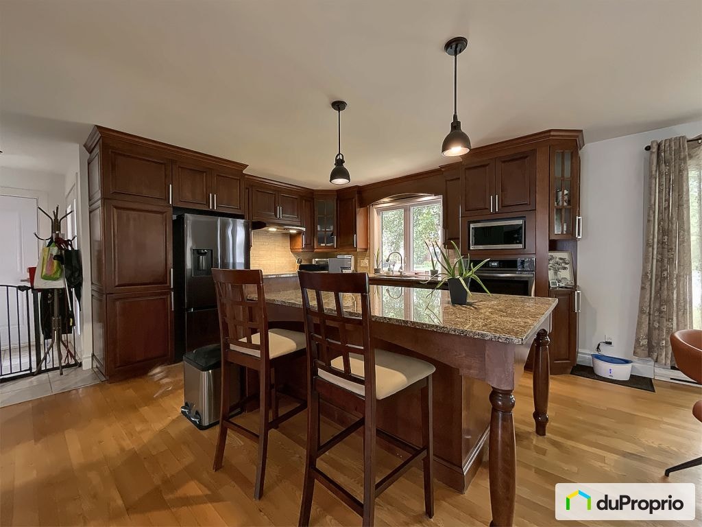 $755,000 - Bungalow for sale in St-Charles-Borromée — photo 3