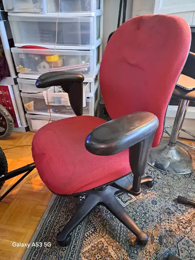 $500 chair for $90 , can be delivered