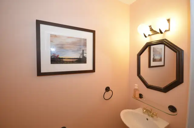17-083 Spacious, Prime South End! Short walk to downtown Halifax in Long Term Rentals in City of Halifax - Image 12