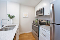 SPACIOUS 3 BEDROOM TOWNHOUSE FOR RENT IN OTTAWA! NEAR BRITANNIA BEACH! SELECT TOWNHOMES FULLY REVITA... (image 2)