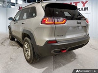 This Jeep Cherokee boasts a Regular Unleaded V-6 3.2 L/198 engine powering this Automatic transmissi... (image 3)