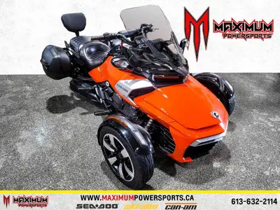 Can-Am SPYDER F3S 2016 Le Can-Am Spyder F3-S 2016 est un roadster à trois roues conçu pour offrir pu...