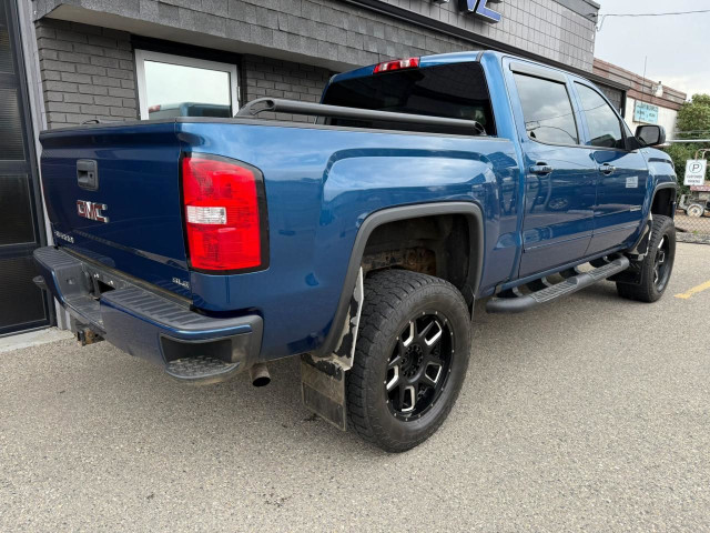 2018 GMC Sierra 1500 SLE | 4WD | 5.3L V8 in Cars & Trucks in Calgary - Image 3
