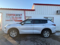 This 2023 Mitsubishi Outlander ES | HEATED SEATS | POWER SEATS | AWD | BLUETOOTH | USB | SAFETY DRIV... (image 7)