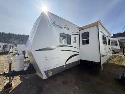 Welcome to Rock Island RV Fully serviced in and out and ready for your next adventure.Please call fo...