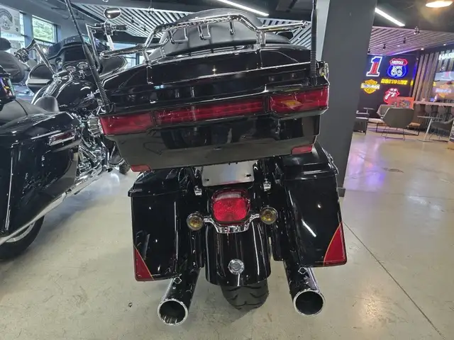 2011 Harley-Davidson CVO Ultra Classic Electra Glide in Street, Cruisers & Choppers in Markham / York Region - Image 7