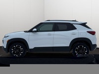 Discover bold style and fantastic value in this 2023 Chevrolet TrailBlazer LT. This popular subcompa... (image 1)