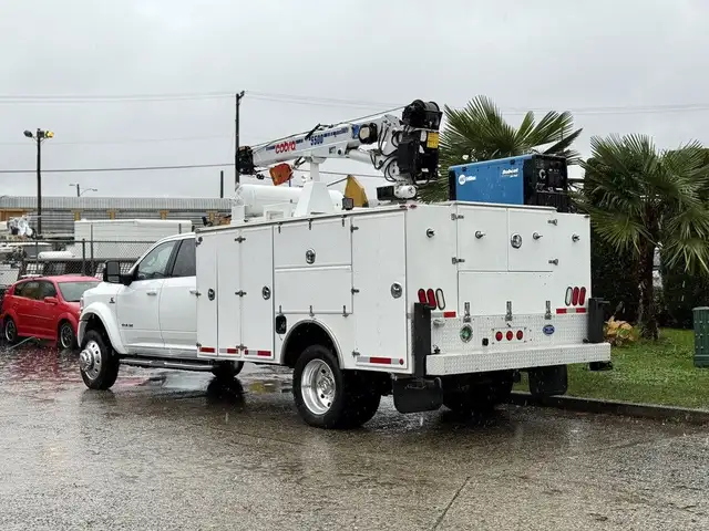 2024 Ram 5500 Heavy Duty Laramie 4x4 Crew Cab Cummins Service Tr in Heavy Trucks in Regina - Image 8