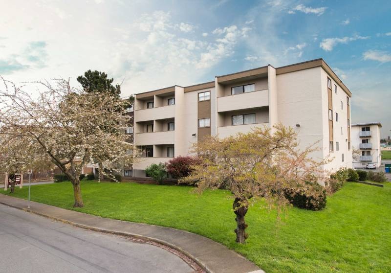 2 Bedrooms Apartment for Rent 909 Market St. Long Term Rentals