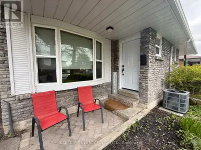 Bright And Spacious 2-bedroom Upper Unit Located In A Quiet Eastdale Neighbourhood Of Oshawa. This W...