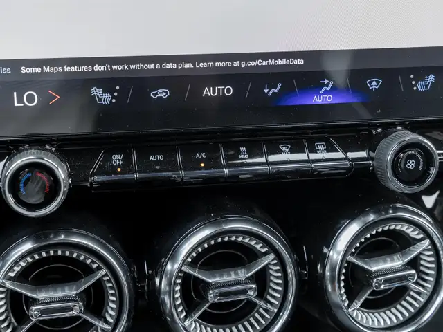 2025 Chevrolet Blazer EV LT AWD Midnight Edition- HD Surround Vi in Cars & Trucks in Markham / York Region - Image 22