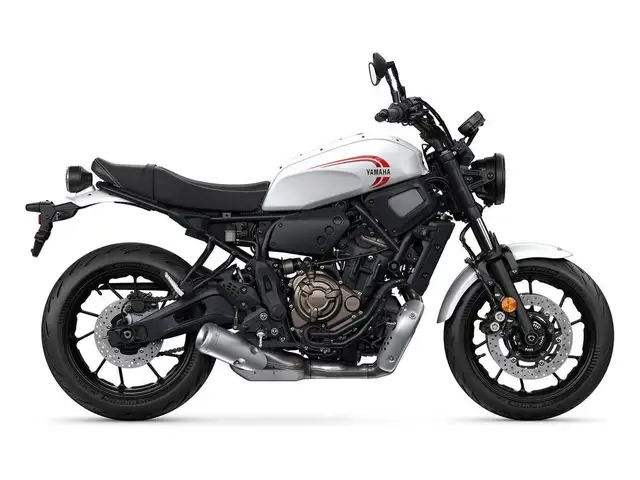 2026 yamaha XSR700 in Sport Touring in Laval / North Shore - Image 2