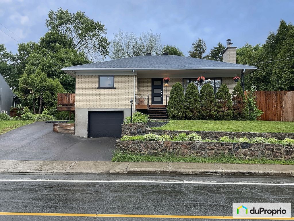 $689,500 - Bungalow for sale in Cap-Rouge — photo 1