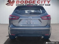 This Nissan Qashqai boasts a Regular Unleaded I-4 2.0 L/122 engine powering this Variable transmissi... (image 4)