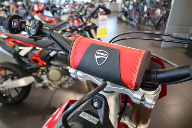 2026 Ducati Desmo450 MX in Dirt Bikes & Motocross in Edmonton - Image 4