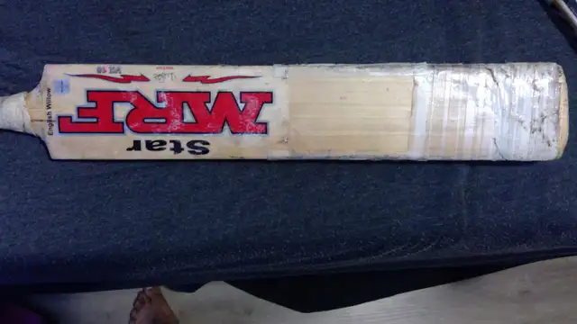 GENIUNE MRF CRICKET BAT (VK18 - ENGLISH WILLOW) in Other in City of Toronto - Image 5