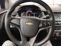 Le Chevrolet Trax LS AWD 2017 est un VUS pratique et économique, parfait pour le Québec. Sa traction... (image 9)