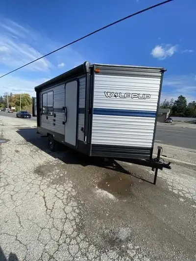 2020 Wolf Pup 15SW FINANCING & EXTENDED WARRANTY AVAILABLE NO WATER DAMAGE ALL APPLIANCES WORKING WI...
