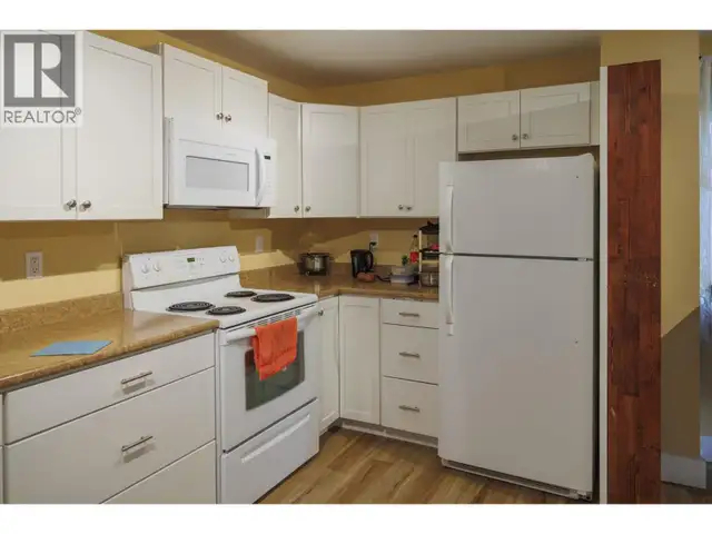 421 MAIN STREET McBride, British Columbia in Commercial & Office Space for Sale in Quesnel - Image 7