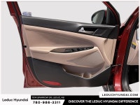 2018 Hyundai Tucson Ultimate Experience the Hyundai Tucson Ultimate with just 110010 km, finished in... (image 9)