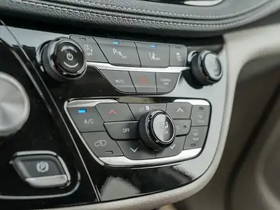 2024 Chrysler Pacifica Touring-L | 4 New Tires | Lane Departure, View more