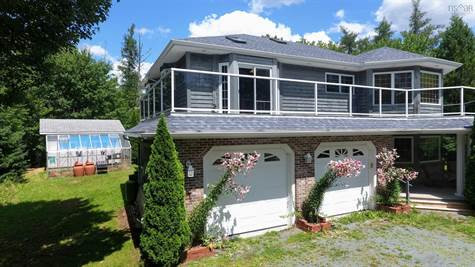 13 Lakeside Road in Houses for Sale in Yarmouth - Image 2