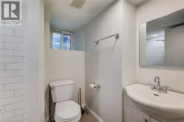 24 HOHNER Avenue Kitchener, Ontario in Houses for Sale in Kitchener / Waterloo - Image 36