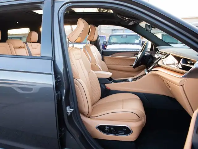 2025 Jeep Grand Cherokee L Summit in Cars & Trucks in Calgary - Image 24