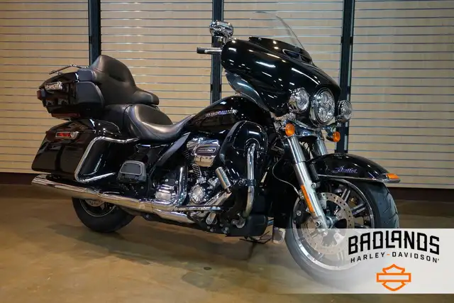 2019 Harley-Davidson Electra Glide Ultra Limited in Sport Touring in Medicine Hat - Image 2