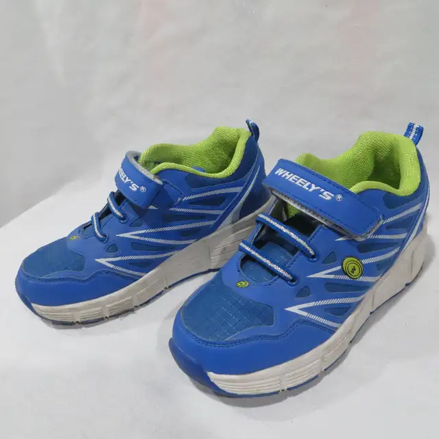 Wheely Fun Shoes For Kids Size 5 in Other in Winnipeg - Image 2
