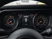 Welcome to 400 Chrysler Dodge Jeep Ram. BRIGHT WHITE,NON VENTED STEEL HOOD PACKAGE -inc: Non-Vented... (image 3)