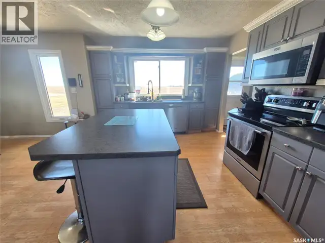 Highway 13 Acreage near Glasnevin Key West Rm No. 70, Saskatchew in Houses for Sale in Regina - Image 8