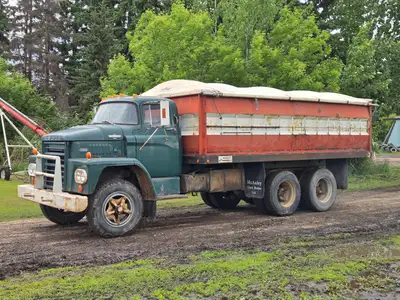 This item(s) are selling by Online Timed Auction Retirement Farm Equipment Auction for Early Dawn Fa...