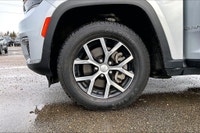 . . . . 3.6 L 6 Cyl Engine Vehicle Options: Leather Interior, Adaptive Cruise Control, Blind Spot Mo... (image 8)