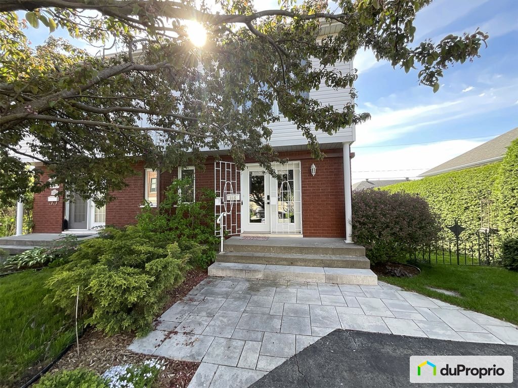 $475,000 - Semi-detached for sale in St-Hyacinthe — photo 2