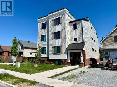 Modern and clean luxury apartment for lease in the heart of Thorold! Features 2 bedrooms, large 4 pi...