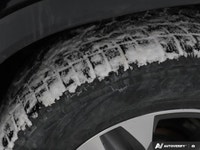 * All-wheel drive (AWD) * SofTex synthetic leather-trimmed seats * 10-way power-adjustable driver's... (image 9)