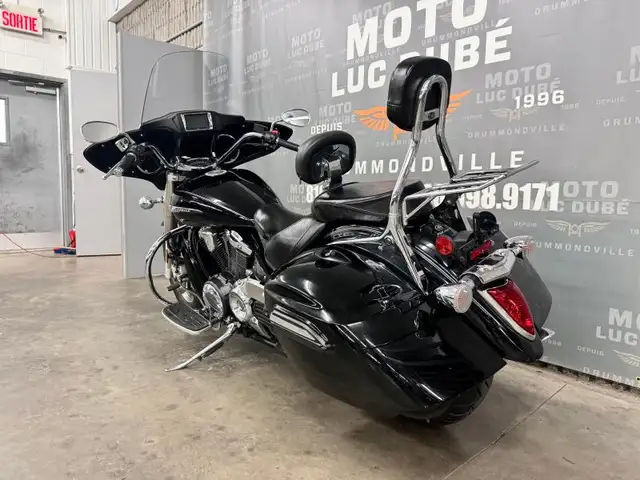 2015 Yamaha V-Star 1300 Deluxe in Street, Cruisers & Choppers in Drummondville - Image 10