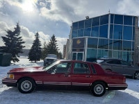 Alexander The Great Inc. 2695 Durante Way Milton, ON, L9T 5J1 Phone: 416-839-1558 1994 LINCOLN TOWN... (image 1)