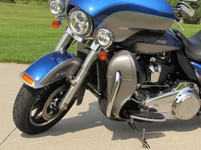 2017 Harley-Davidson FLHTK Electra Glide Ultra Limited Low New D in Sport Touring in Leamington - Image 14