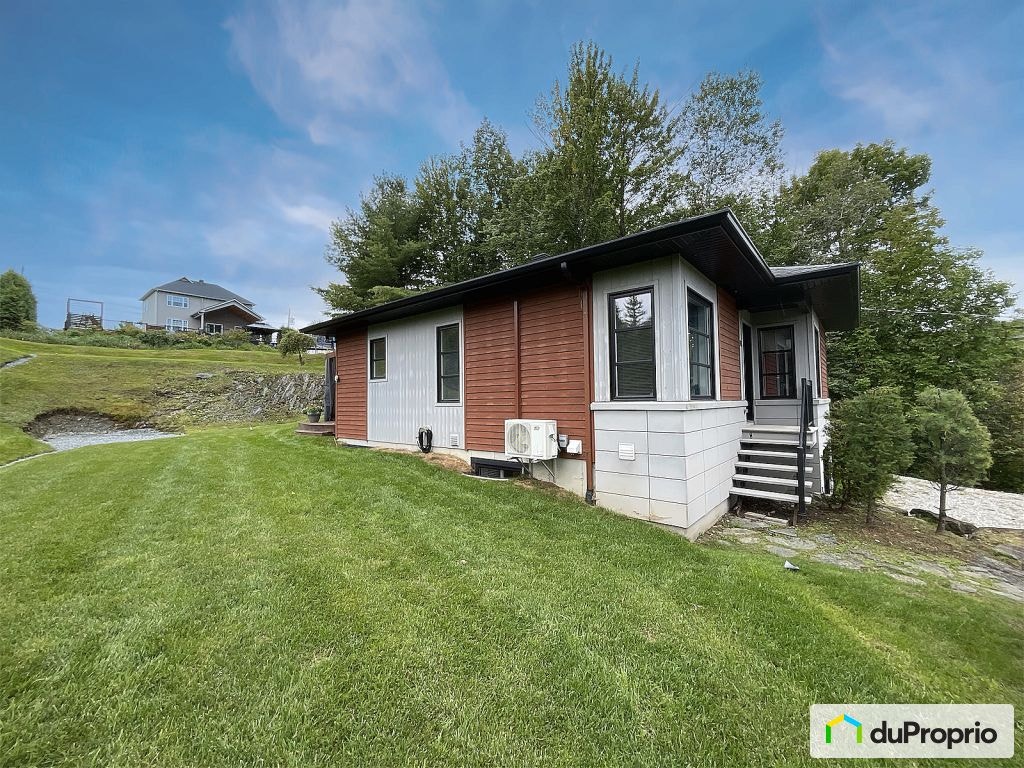 $559,990 - Bungalow for sale in Sherbrooke (Fleurimont) — photo 2