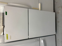 7864-Réfrigérateur Frigidaire Blanc Congélateur en Haut 28" top