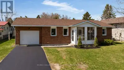 ONE LEVEL, HUGE LOT AND ZERO BORING FEATURES AT THIS WALKABLE STAYNER BUNGALOW WITH THE CUTEST INTER...